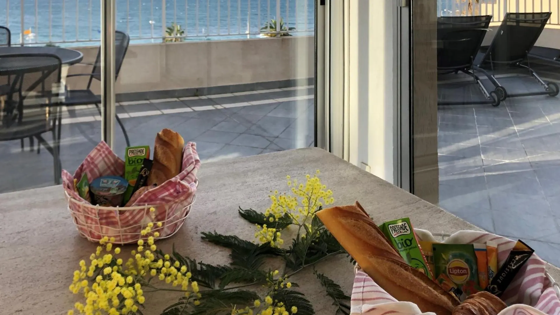 Apartment Studio Climat. Avec Balcon Proche Plage Et Commerces, Wi-Fi Gratuit - Fr-1-466A-27 Saint-Raphael